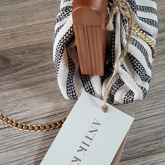 Antik Kraft Black and White Crossbody Bag - Picture 6 of 15